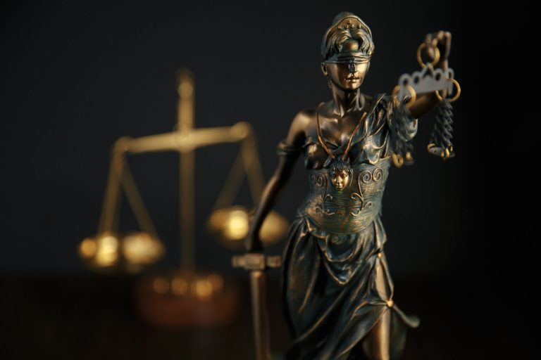 statue-justice-symbol-legal-law-concept-image